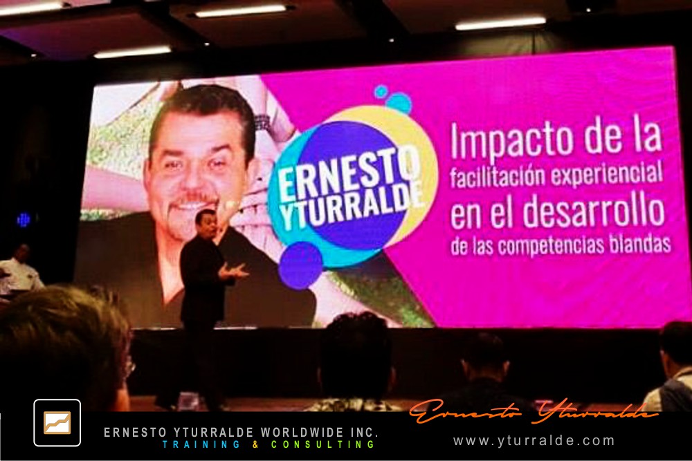 Experiencia vibrante con equipos comerciales en sesión vivencial